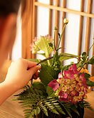 花を生けている写真